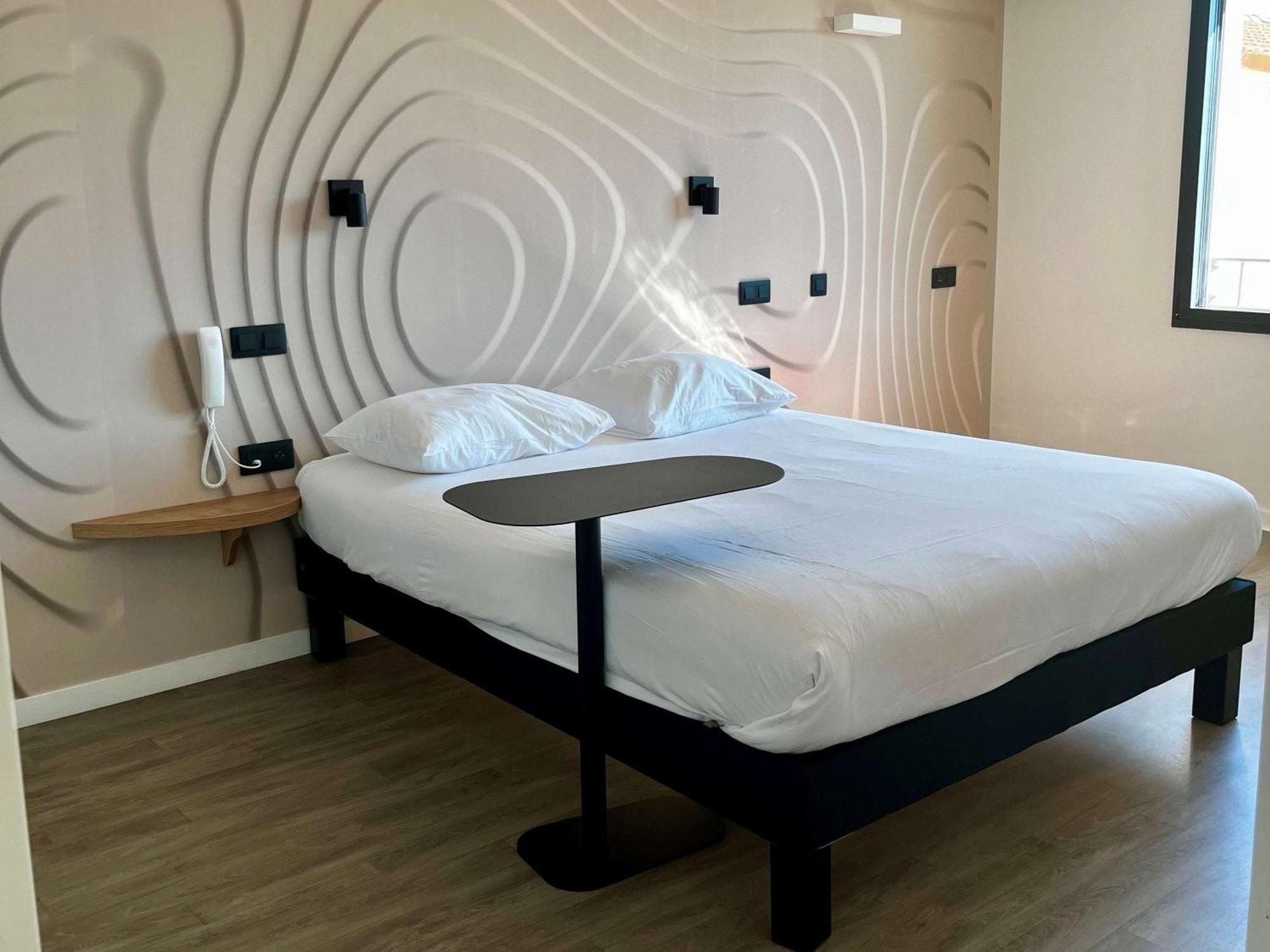 Ibis Styles Cabries Aix-En-Provence Tgv Hotel Bagian luar foto
