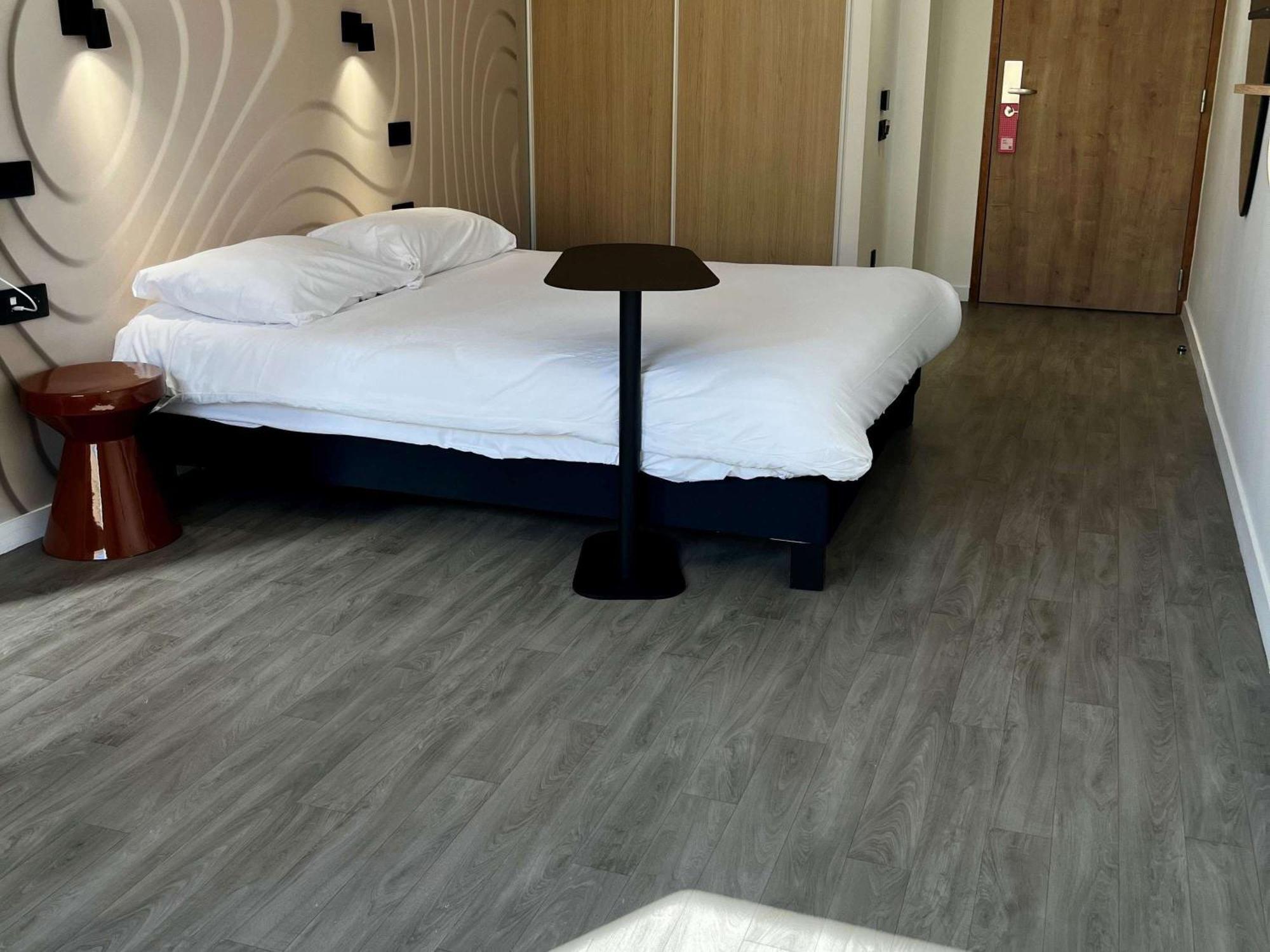 Ibis Styles Cabries Aix-En-Provence Tgv Hotel Bagian luar foto