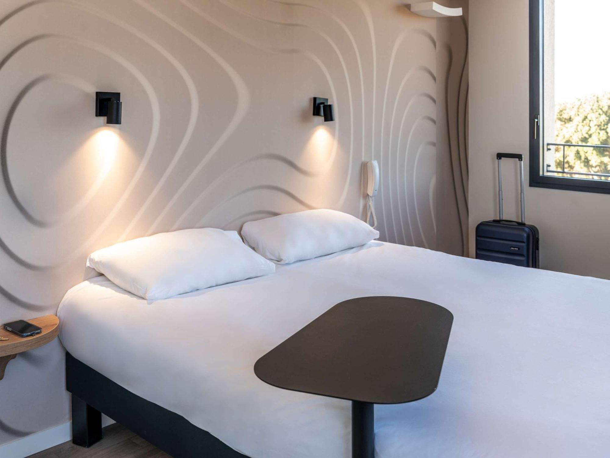Ibis Styles Cabries Aix-En-Provence Tgv Hotel Bagian luar foto