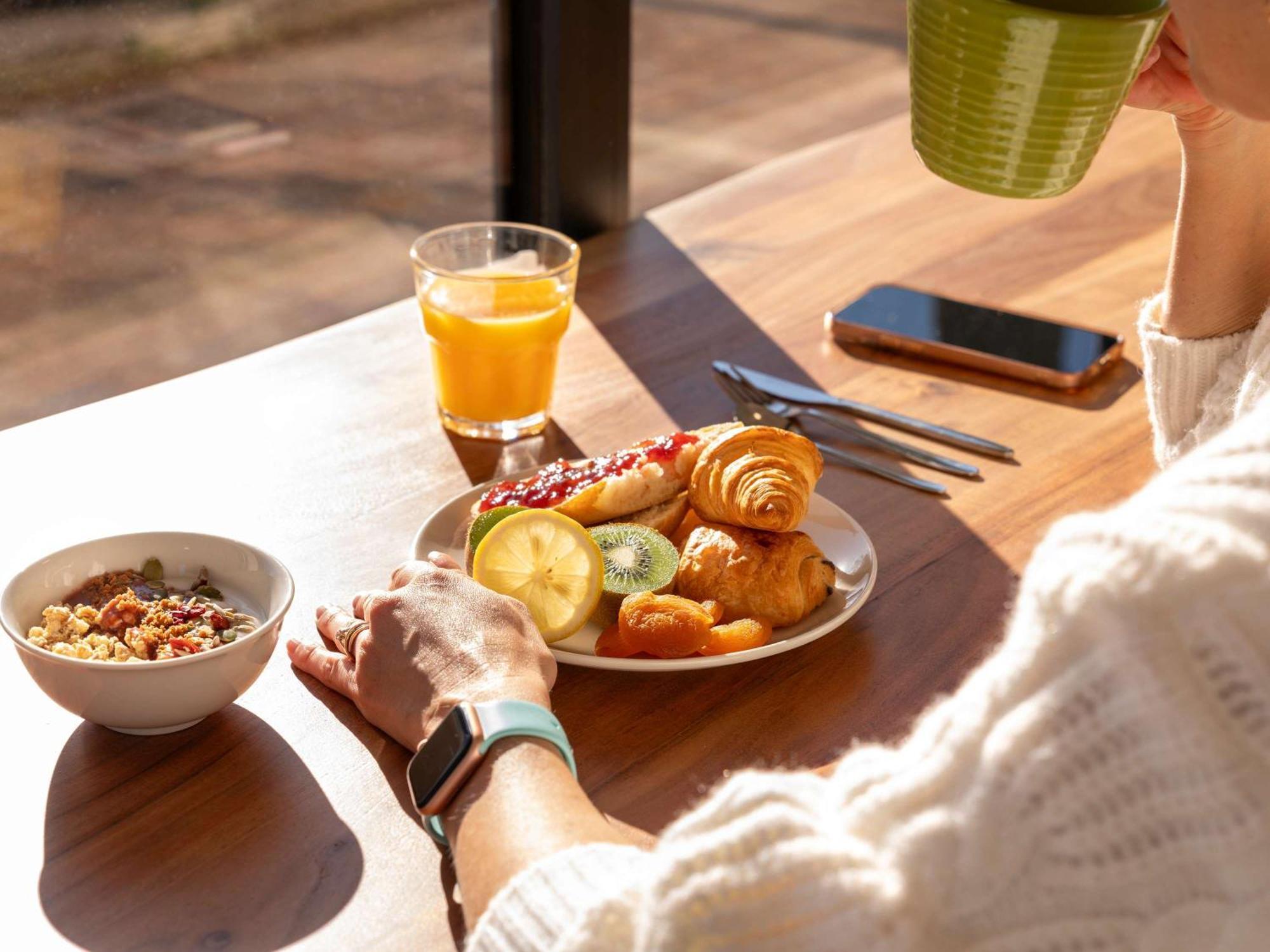 Ibis Styles Cabries Aix-En-Provence Tgv Hotel Bagian luar foto