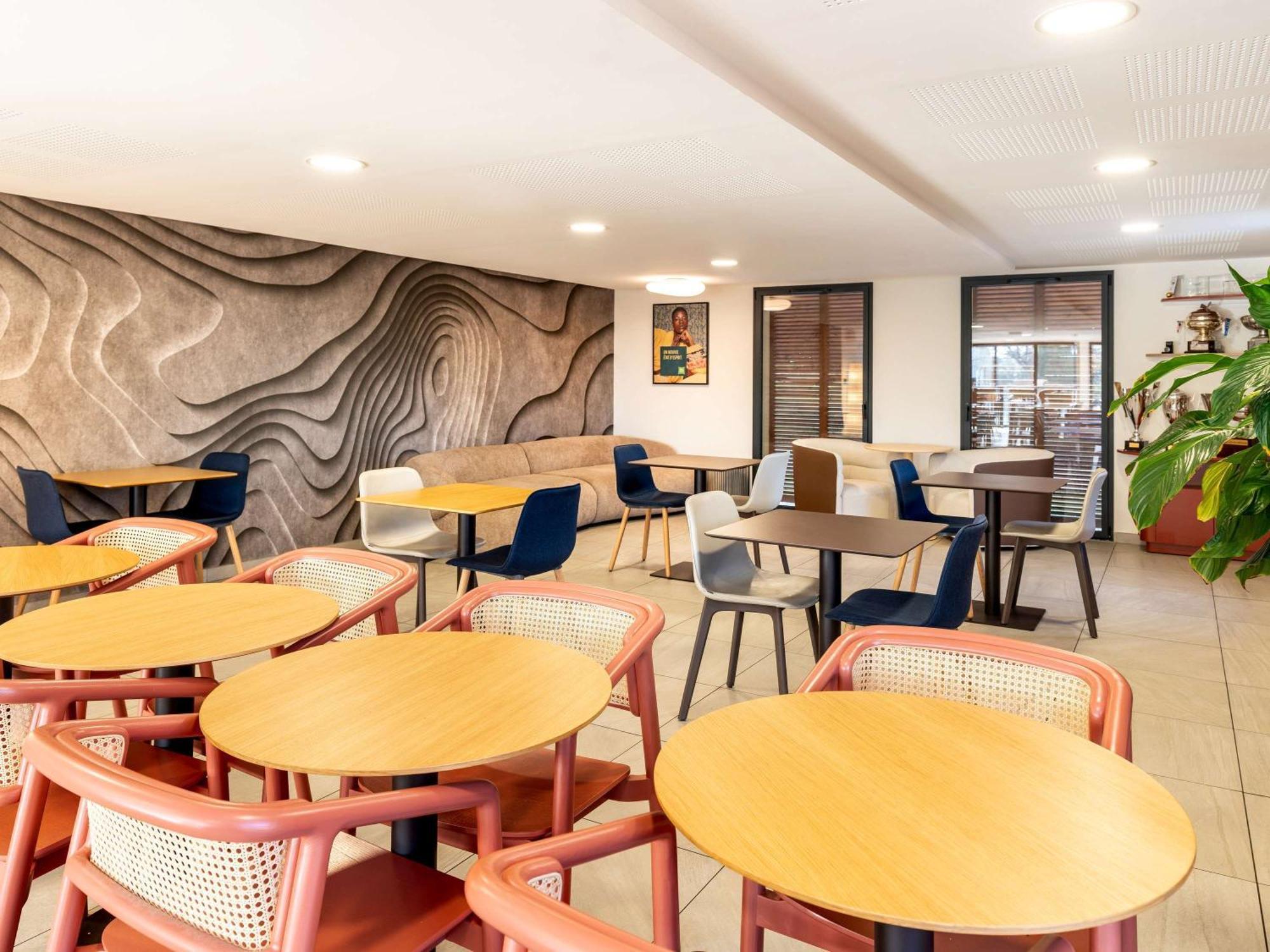 Ibis Styles Cabries Aix-En-Provence Tgv Hotel Bagian luar foto