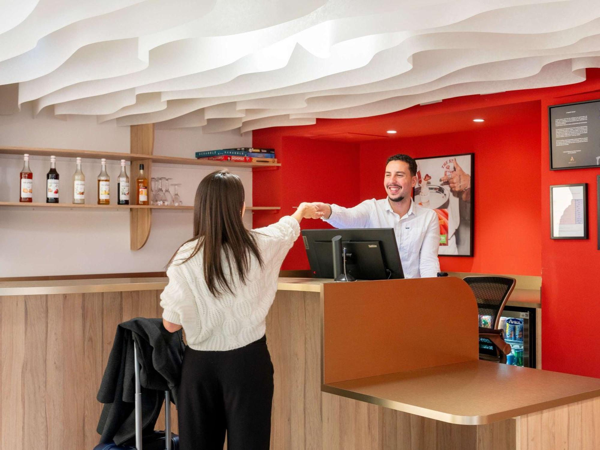 Ibis Styles Cabries Aix-En-Provence Tgv Hotel Bagian luar foto