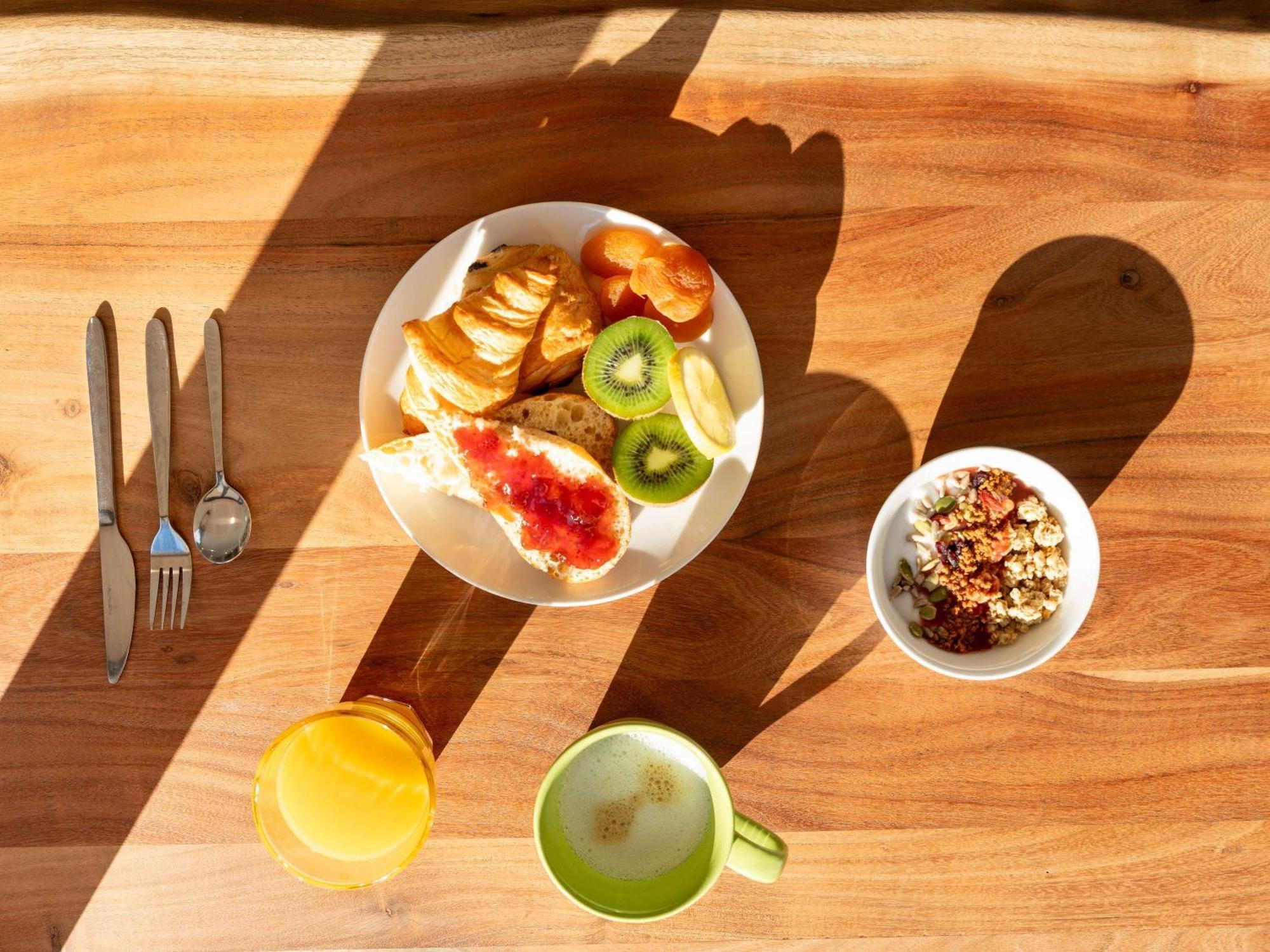 Ibis Styles Cabries Aix-En-Provence Tgv Hotel Bagian luar foto
